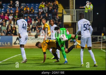 Le gardien de but Josh Oluwayemi (59 Tottenham) fait des économies lors du Papa Johns League Trophy Cambridge United contre Tottenham U21 au Abbey Stadium-England Banque D'Images