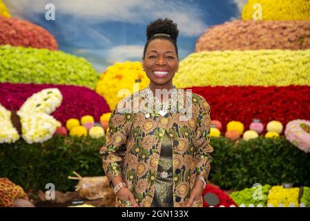 La présentatrice et chanteuse Floella Benjamin au RHS Chelsea Flower show.Lady Benjamin a été présentée à la Chambre des Lords en 2010. Banque D'Images