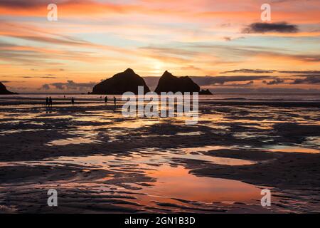 Coucher de soleil sur Holywell Bay, Cornwall Banque D'Images