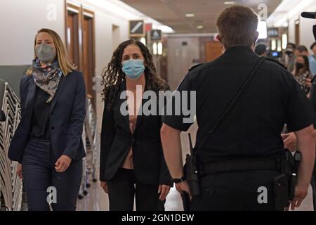 Washington, États-Unis. 21 septembre 2021. Christine Abizaid, directrice nationale de la lutte contre le terrorisme, vient témoigner devant le Comité sénatorial de la sécurité intérieure et des affaires gouvernementales lors d'une audition « menaces envers la patrie : évaluation du paysage 20 ans après 9/11 », à Dirksen Senate/Capitol Hill. Crédit : SOPA Images Limited/Alamy Live News Banque D'Images