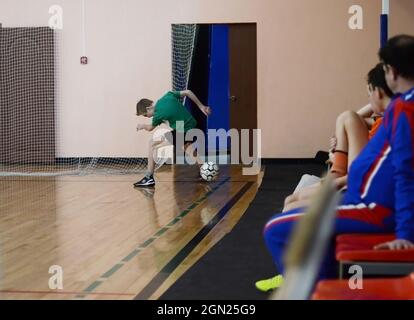 Kovrov, Russie. 5 mars 2017. Compétitions de Futsal dans le complexe sportif Molodozhnyy Banque D'Images