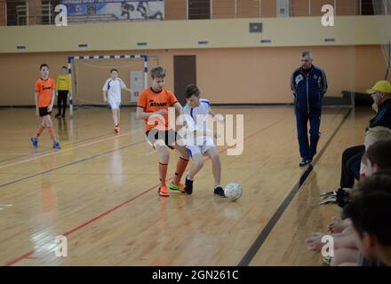 Kovrov, Russie. 5 mars 2017. Compétitions de Futsal dans le complexe sportif Molodozhnyy Banque D'Images