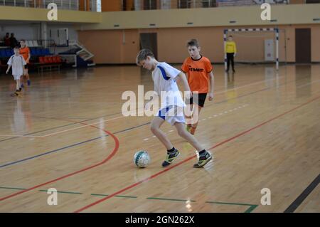 Kovrov, Russie. 5 mars 2017. Compétitions de Futsal dans le complexe sportif Molodozhnyy Banque D'Images