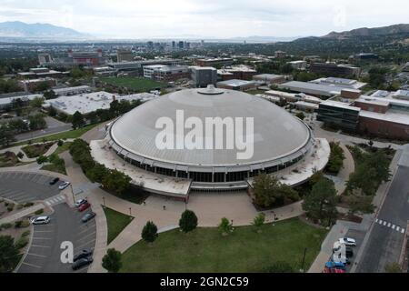 Vue générale du Centre Jon M. Huntsman sur le campus de l'Université de l'Utah, le samedi 18 septembre 2021, à Salt Lake City. L'arène est le ho Banque D'Images