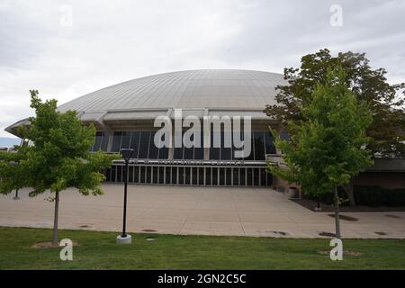 Vue générale du Centre Jon M. Huntsman sur le campus de l'Université de l'Utah, le samedi 18 septembre 2021, à Salt Lake City. L'arène est le ho Banque D'Images