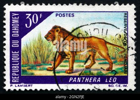 DAHOMEY - VERS 1968: Un timbre imprimé dans Dahomey montre Lion, Panthera Leo, vers 1968 Banque D'Images