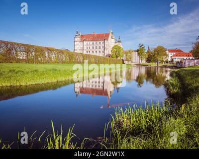 Vue sur le château d'or dans Mecklembourg-Poméranie-Occidentale en Allemagne Banque D'Images