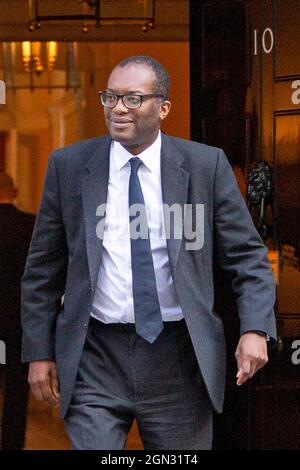 Le Secrétaire d'État à la stratégie commerciale, énergétique et industrielle Kwasi Kwarteng quitte No10 Downing Street, Central London, le 22 septembre 2021 af Banque D'Images