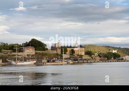 Oslo, Norvège. Septembre 2021. Des anciens navires amarrés dans le port de la ville Banque D'Images