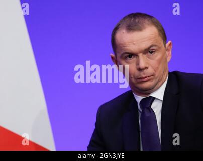 Olivier Dussopt portrait Ministre des comptes public lors de la présentation du projet de loi de finances du PLF 2022 (projet de loi de finances) au Ministère de l'économie et des finances à Bercy, Paris, France, le 22 septembre 2021. Photo de Jean-Bernard Vernier/JBV News/ABACAPRESS.COM Banque D'Images