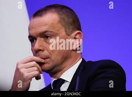 Olivier Dussopt portrait Ministre des comptes public lors de la présentation du projet de loi de finances du PLF 2022 (projet de loi de finances) au Ministère de l'économie et des finances à Bercy, Paris, France, le 22 septembre 2021. Photo de Jean-Bernard Vernier/JBV News/ABACAPRESS.COM Banque D'Images