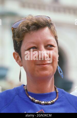 Norma McCorvey, connue sous le pseudonyme «Jane Roe», la demanderesse dans l'arrêt historique de la Cour suprême des États-Unis de 1973 Roe c. Wade, assiste à un rassemblement sur les marches de devant de la Cour à Washington, DC, le 9 avril 1989. Crédit: Ron Sachs/CNP/Sipa USA crédit: SIPA USA/Alay Live News Banque D'Images