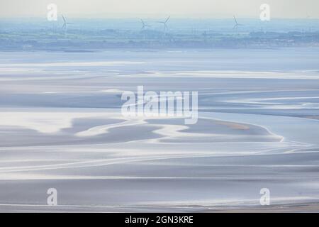 Vue sur le canal Kent et la baie de Morecambe en direction de Heysham depuis Hampsfell, près de Grange-over-Sands Banque D'Images