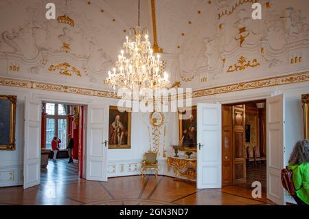 AIX-LA-CHAPELLE, ALLEMAGNE. 04 OCTOBRE 2020. La salle blanche de l'hôtel de ville vue intérieure Banque D'Images