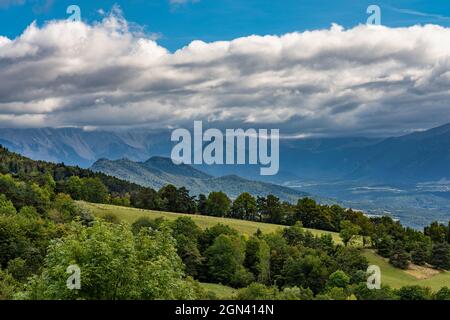 Vue sur le paysage à Monestier de Clermont près d'Annecy en Haute-Savoie en Auvergne-Rhône-Alpes Banque D'Images