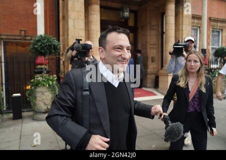Le propriétaire et président de Brighton et Hove Albion, Tony Bloom, quitte le Landmark Hotel de Londres après une réunion de la Premier League. Date de la photo: Mercredi 22 septembre 2021. Banque D'Images