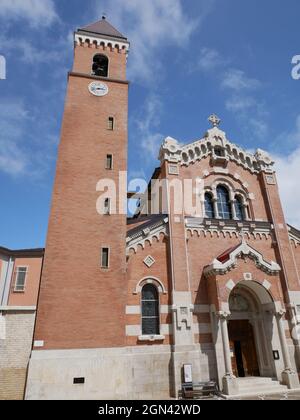 Rivisondoli - Abruzzes - Eglise de San Nicola di Bari, symbole du village de montagne caractéristique Banque D'Images