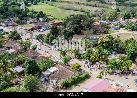 MANACA IZNAGA, CUBA - 9 FÉVRIER 2016 : vue aérienne des étals de souvenirs dans le village d'Iznaga, dans la vallée de Valle de los Ingenios, près de Trinidad, Cuba Banque D'Images