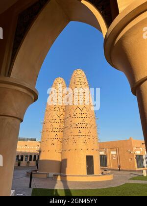 Tours traditionnelles de pigeon de Qatari au village culturel de Katara dans Doha Banque D'Images