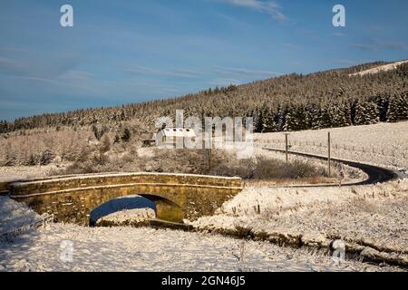 Pont sur la rivière North Tyne, près du village de Kielder, Northumberland, Royaume-Uni Banque D'Images