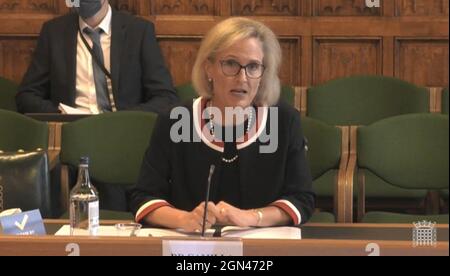 Mme Camilla Kingdon, présidente du Collège royal de pédiatrie et de santé infantile (RMCC), témoigne du Comité spécial de l'éducation de la Chambre des communes. Londres, au sujet de la COVID-19 et de la vaccination des enfants. Banque D'Images