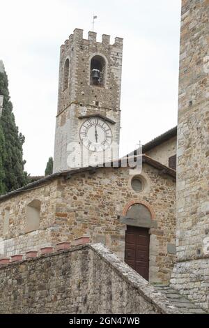 LE MONASTÈRE DE SAN MICHELE À PASSIGNANO, TOSCANE, ITALIE Banque D'Images