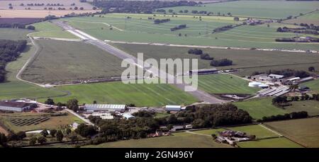 Vue aérienne de l'ancien aérodrome de la RAF Melbourne, aujourd'hui désutilisé, dans l'est du Yorkshire Banque D'Images