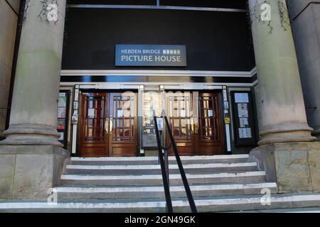 L'entrée du cinéma Hebden Bridge Picture House Banque D'Images