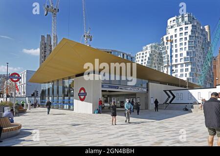 Entrée à la nouvelle station de métro de Londres à Battersea Power Station, Londres, Royaume-Uni.Ouvert en septembre 2021.Partie de la nouvelle extension de la ligne Nord. Banque D'Images
