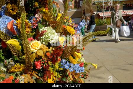 Londres, Royaume-Uni. 22 septembre 2021. Chelsea in Bloom exposition d'art florale annuelle et douche de fleur dans les boutiques et les rues de Chelsea mis sur pour coïncider avec le Chelsea Flower Show. Thème de cette année - 'Voyage extraordinaire' Credit: Phil Robinson/Alamy Live News Banque D'Images