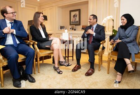 La ministre des Affaires étrangères Sophie Wilmes rencontre le ministère des Affaires étrangères du Qatar, le cheikh Mohammed bin Abdulrahman bin Jassim Al Thani, au cours d'un bil Banque D'Images