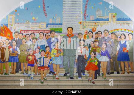 Mosaic au métro de Pyongyang en Corée du Nord. Banque D'Images