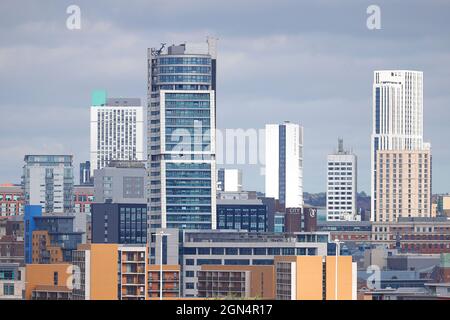 De grands bâtiments dans le centre-ville de Leeds Banque D'Images