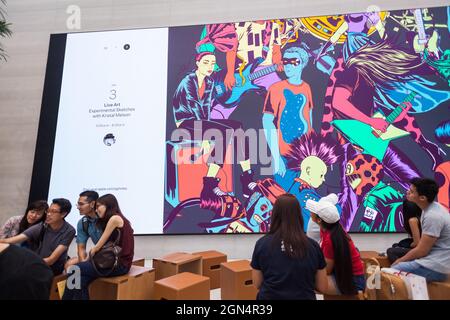 SINGAPOUR - 28 MAI 2017 : annonce dans le nouveau magasin Apple Store d'Orchard Road le 28 mai 2017 Banque D'Images