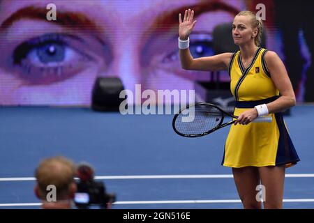 Ostrava, République tchèque. 22 septembre 2021. Petra Kvitova (CZE) réagit en remportant le match contre Anastasia Potapova lors du tournoi de tennis en salle J&T Banka Ostrava Open 2021 pour femmes WTA à Ostrava, République Tchèque, le mercredi 22 septembre 2021. Crédit: Jaroslav Ozana/CTK photo/Alay Live News Banque D'Images