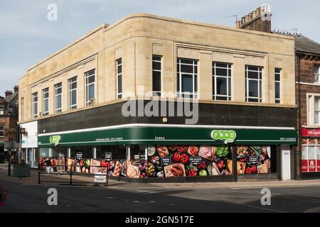 Bâtiment art déco à Penrith, actuellement occupé par le magasin d'alimentation européen Zabca, Cumbria, Angleterre, Royaume-Uni Banque D'Images