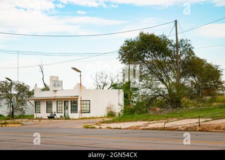 Ancien garage abandonné au Texas sur la route 66 USA Banque D'Images