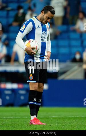 Cornellà, Espagne, le 22 septembre 2021. ESPAGNE, FOOTBALL, LA LIGA SANTANDER, RCDE VS DEPORTIVO ALAVÉS. Joueur du RCD Espanyol (11) Raúl de Tomás avant pénalité pendant le match de la Liga Santander entre le RCD Espanyol et le Deportivo Alavés au stade RCDE, Cornellà, Espagne, le 22 septembre 2021. © Joan Gosa 2021. Crédit : Joan Gosa Badia/Alay Live News Banque D'Images