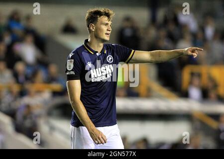 Londres, Royaume-Uni. 22 septembre 2021. Jake Cooper de Millwall est à l'avant. Carabao Cup 3e tour match, Millwall v Leicester City au Den à Londres le mercredi 22 septembre 2021. Cette image ne peut être utilisée qu'à des fins éditoriales. Utilisation éditoriale uniquement, licence requise pour une utilisation commerciale. Aucune utilisation dans les Paris, les jeux ou les publications d'un seul club/ligue/joueur. photo par Steffan Bowen/Andrew Orchard sports photographie/Alay Live news crédit: Andrew Orchard sports photographie/Alay Live News Banque D'Images