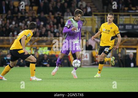 WOLVERHAMPTON, ROYAUME-UNI. 22 SEPT DELE Alli de Tottenham Hotspur sur le ballon pendant le match de la coupe Carabao entre Wolverhampton Wanderers et Tottenham Hotspur à Molineux, Wolverhampton, le mercredi 22 septembre 2021. (Crédit : Simon Newbury | ACTUALITÉS MI) crédit : ACTUALITÉS MI et sport /Actualités Alay Live Banque D'Images