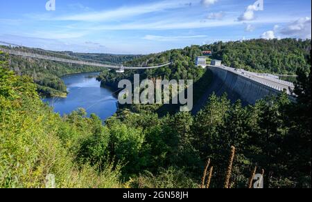 01 septembre 2021, Saxe-Anhalt, Rübeland: Vue du barrage de Rappbode et du pont suspendu Titan RT. Photo: Robert Michael/dpa-Zentralbild/dpa Banque D'Images