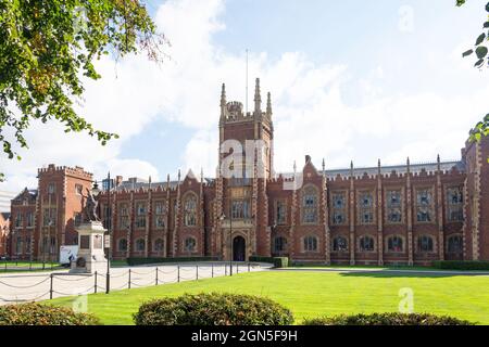 The Lanyon Building, Queen's University Belfast, Queens Quarter, ville de Belfast, Irlande du Nord, Royaume-Uni Banque D'Images