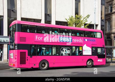Bus à impériale Translink Metro, Donegall Square, Belfast City Centre, Belfast, Irlande du Nord, Royaume-Uni Banque D'Images