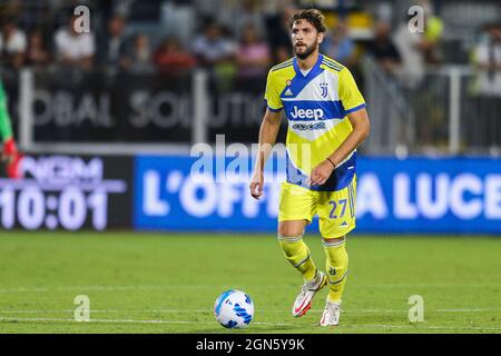 Manuel Locatelli, milieu de terrain italien de Juventus, contrôle le ballon lors de la série Un match de football entre Spezia et Juventus au stade Alberto Picco, la Spezia, Italie, le 22 2021 septembre. Banque D'Images