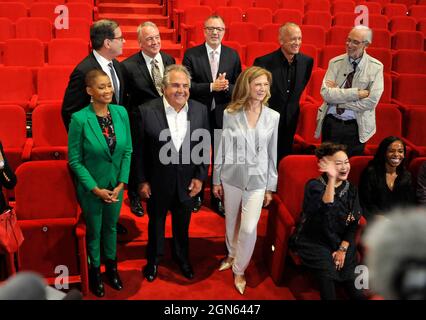 Groupe de direction de l'Academy Museum of Motion Pictures, Los Angeles, Californie, et l'architecte Renzo Piano et l'acteur Tom Hanks lors de l'ouverture de la presse. Banque D'Images