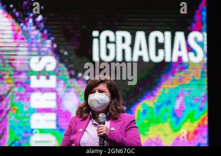 Secrétaire aux sports et aux loisirs IDRD Blanca Duran lors d'un événement de bienvenue aux athlètes paralympiques de Colombie qui ont participé aux Jeux paralympiques 2020+1 de Tokyo, à Bogota, en Colombie, le 21 septembre 2021. Banque D'Images