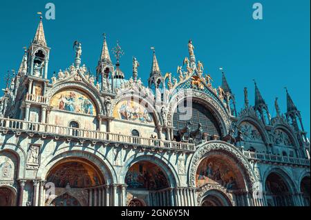 VENISE, ITALIE-4 SEPTEMBRE 2018 : un fragment de la beauté de la basilique Saint-Marc et du Palais des Doges sur la place ou la place Saint-Marc, Venise, Venise, Banque D'Images