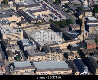 Photographie aérienne du centre-ville de Halifax, montrant la pièce Hall, West Yorkshire, nord de l'Angleterre, Royaume-Uni Banque D'Images