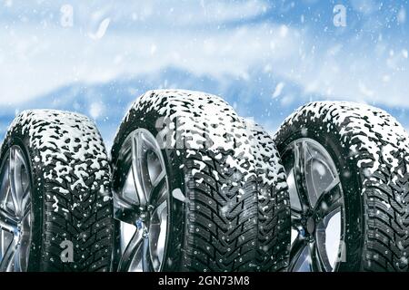 pneus d'hiver avec neige. rendu 3d Banque D'Images