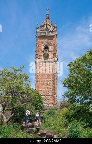 Cabot Tower, vue sur la tour de l'époque victorienne commémorant le 400e anniversaire du voyage de Cabot en Amérique, Brandon Hill, Bristol, Angleterre Banque D'Images